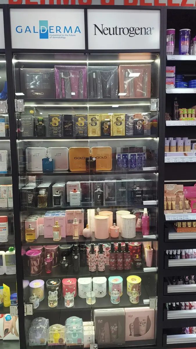 Setor de dermocosméticos e perfumaria da DrogaShop